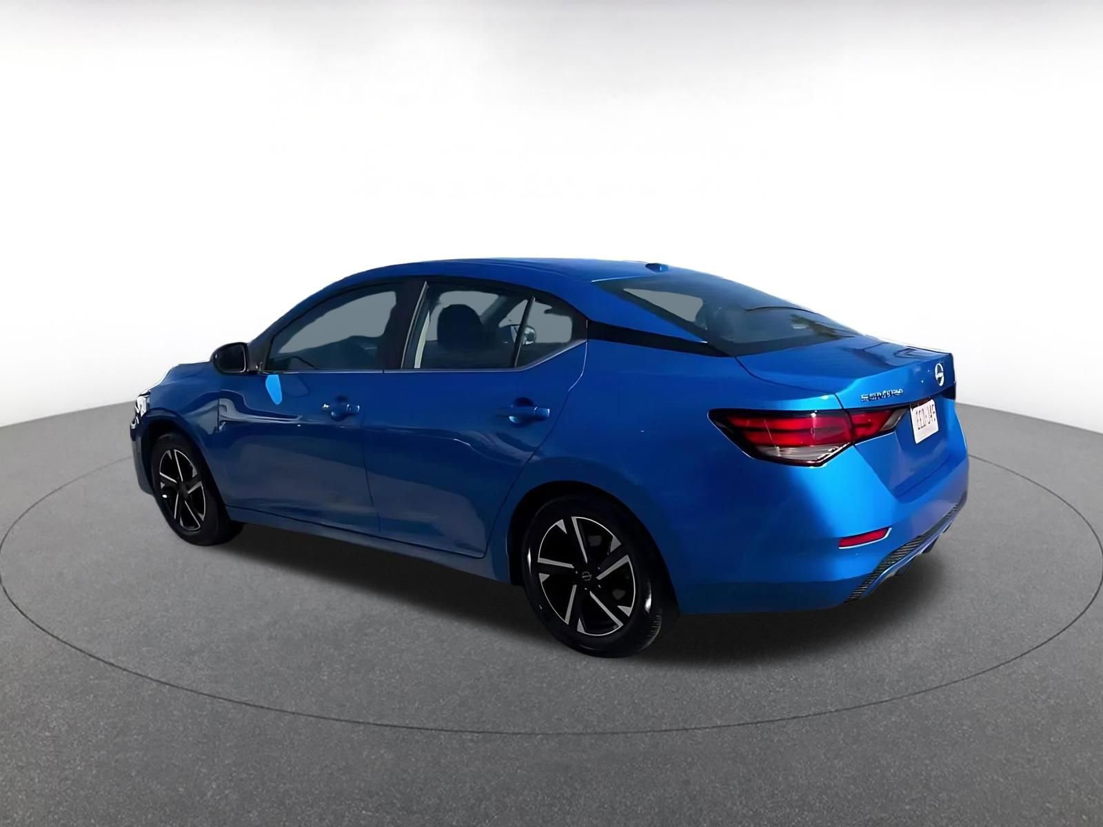 Used 2025 Nissan Sentra SV FWD image 10