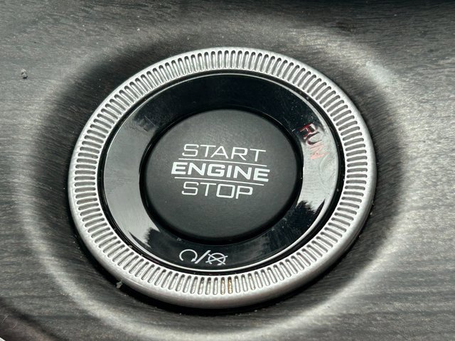 Used 2022 Jeep Grand Cherokee L Limited image 17