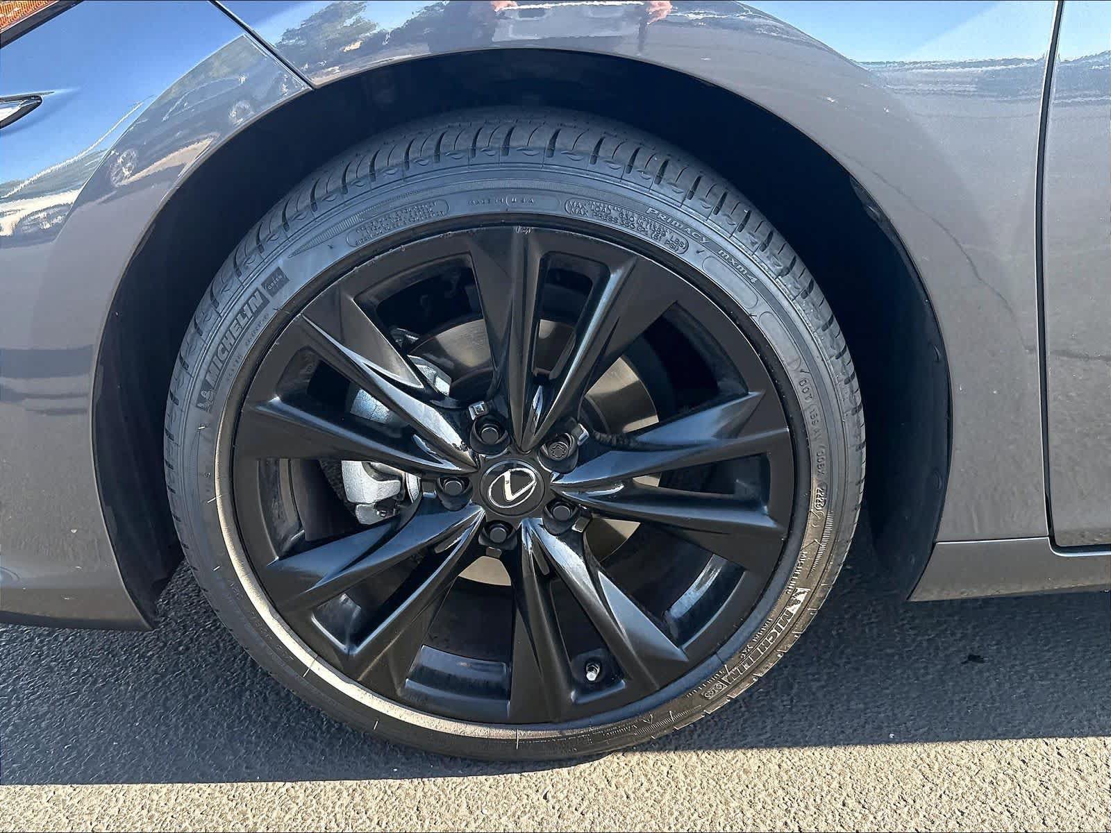 Used 2024 Lexus ES 300h F Sport w/ Accessory Package (Z1) FWD image 33
