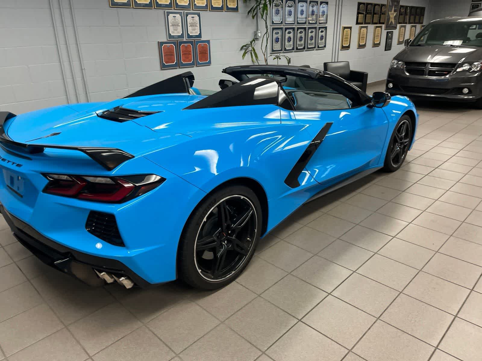 Used 2021 Chevrolet Corvette Stingray Premium Conv w/ Z51 Performance Package RWD image 26