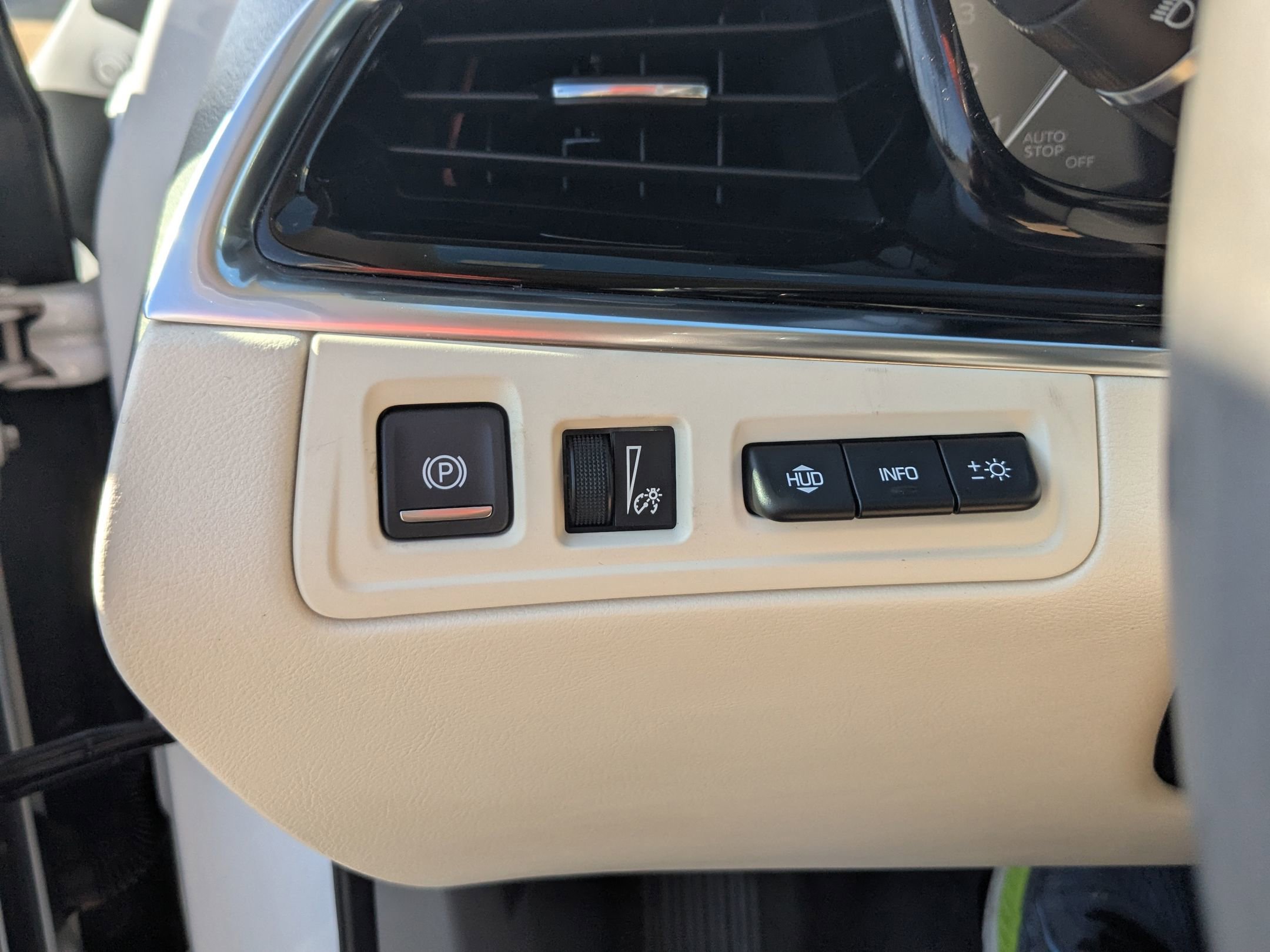 Used 2022 Cadillac XT6 Premium Luxury w/ Technology Package image 23