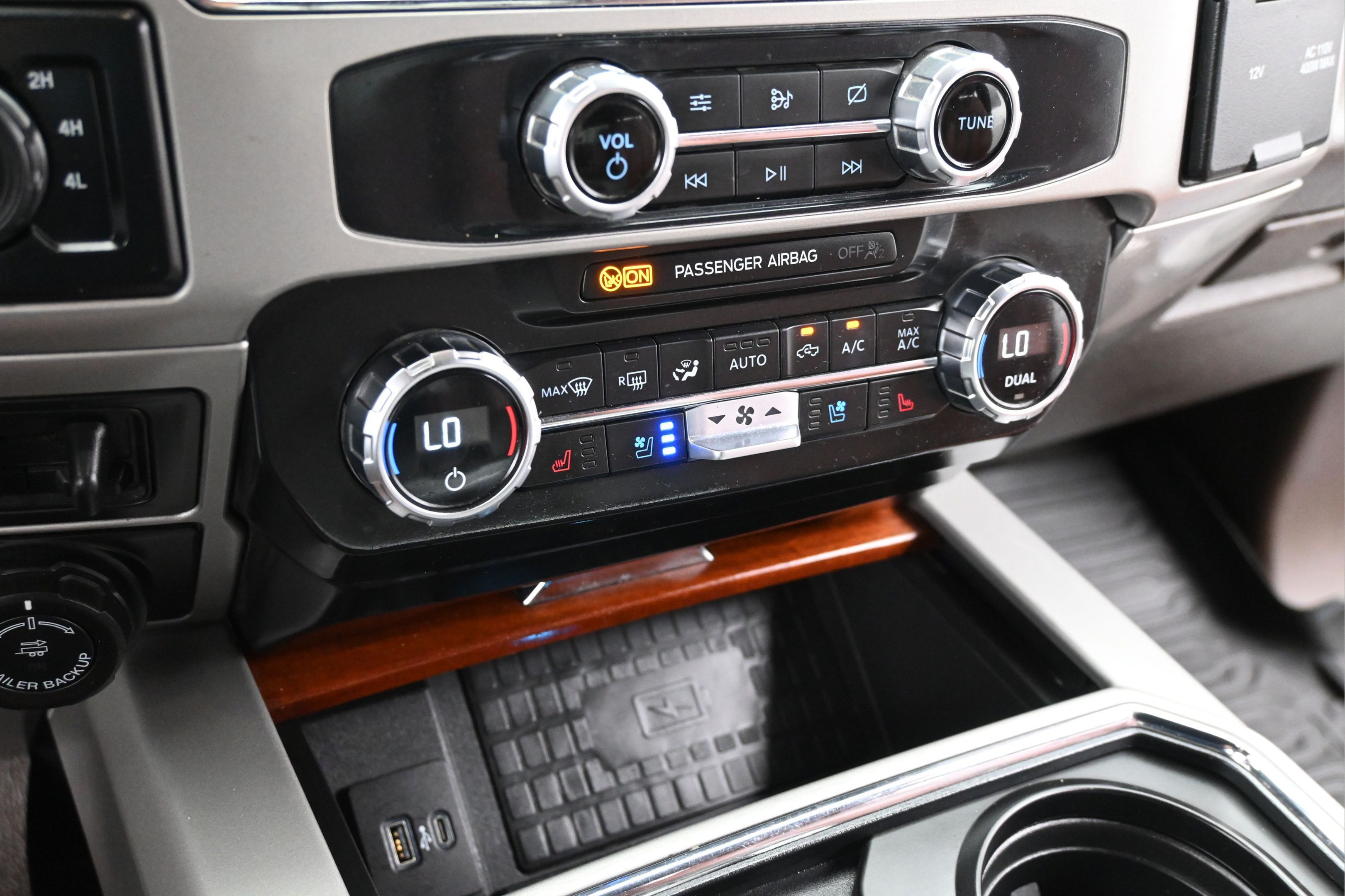 Used 2022 Ford F250 King Ranch w/ King Ranch Ultimate Package AWD/4WD image 19