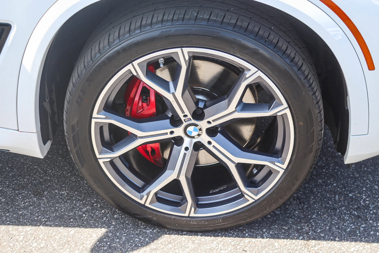 Used 2023 BMW X5 xDrive40i w/ M Sport Package image 9