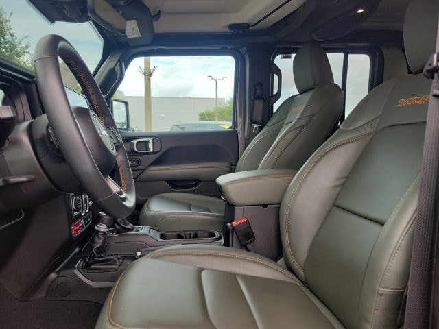 Certified 2025 Jeep Gladiator Mojave w/ Safety Group AWD/4WD image 18
