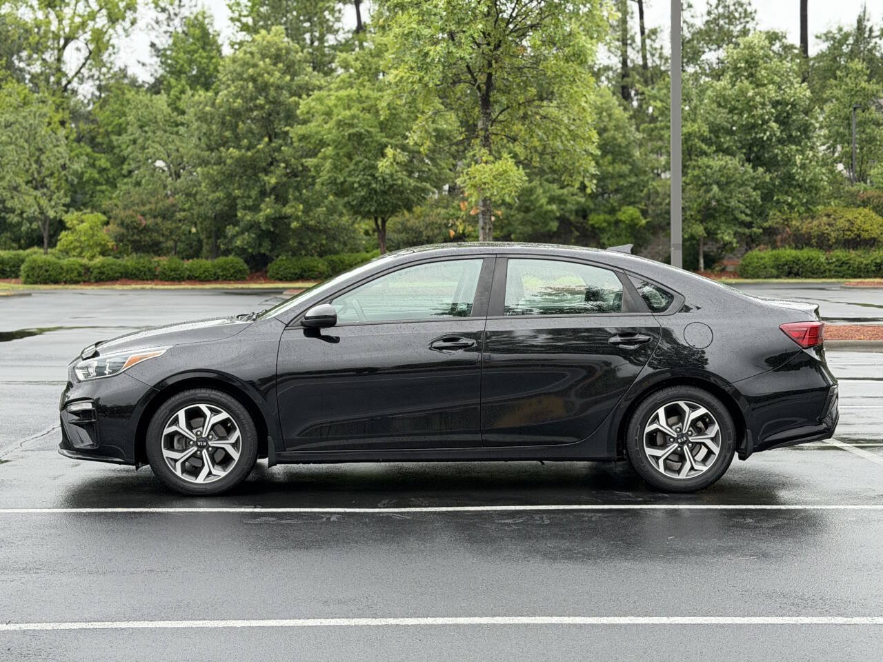 Used 2019 Kia Forte LXS FWD image 4