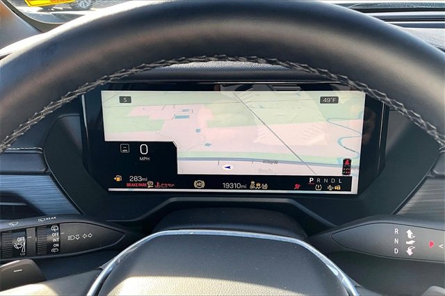 Used 2025 GMC Acadia Elevation image 13