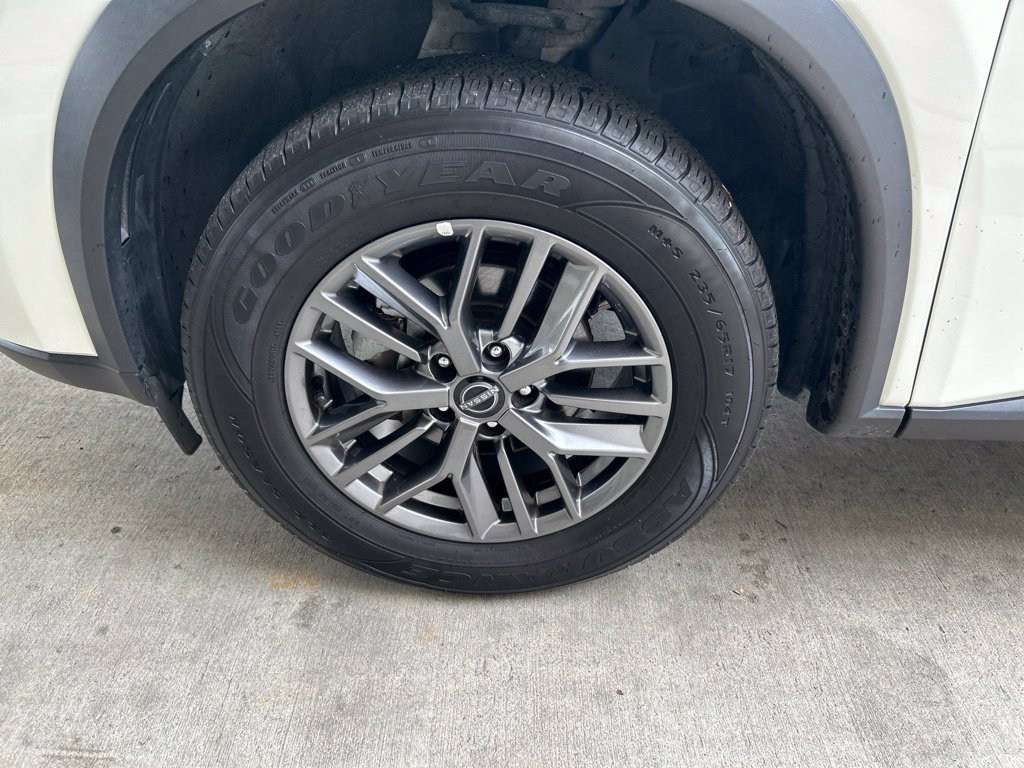Used 2024 Nissan Rogue S AWD/4WD image 14