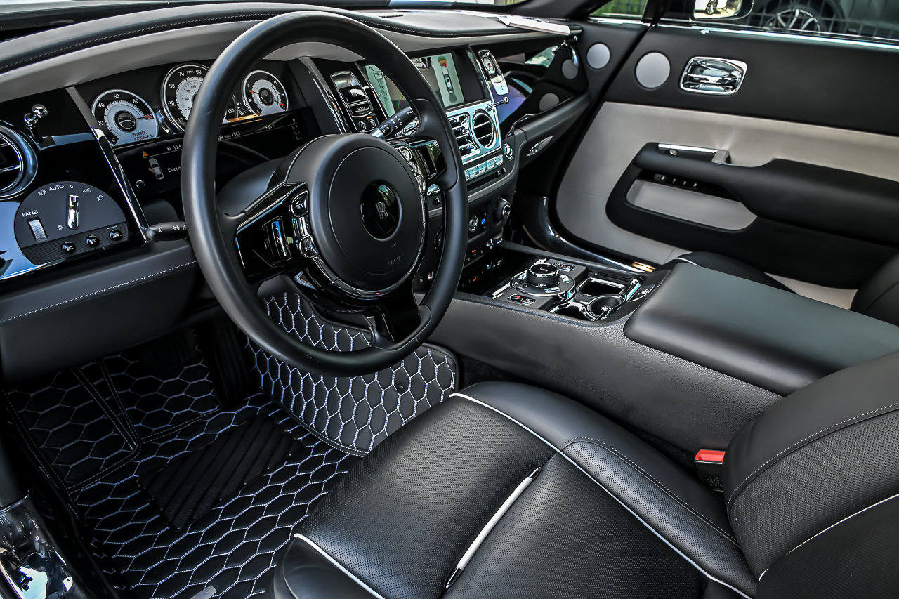 Used 2015 Rolls-Royce Wraith RWD image 16
