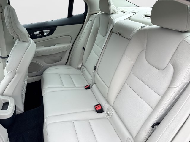 Certified 2025 Volvo S60 B5 Plus AWD/4WD image 29