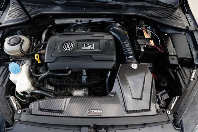 Used 2018 Volkswagen Golf R image 23