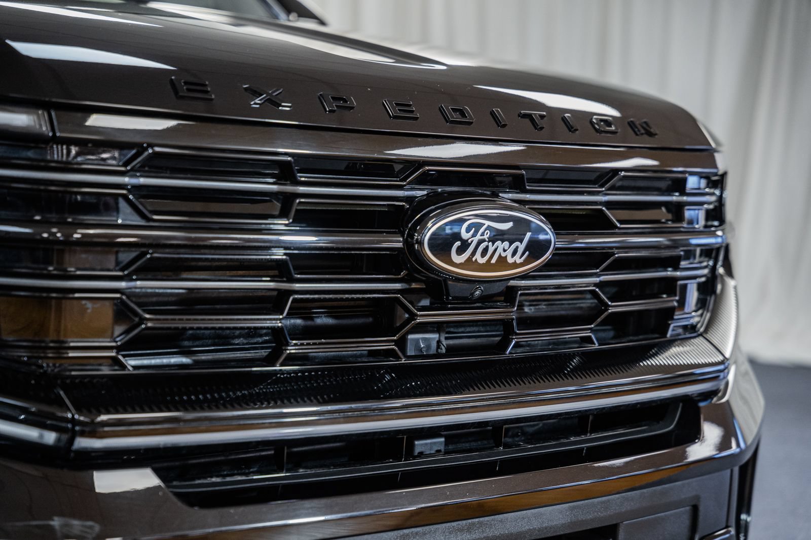 Used 2025 Ford Expedition Max Platinum w/ Stealth Appearance Package AWD/4WD image 18
