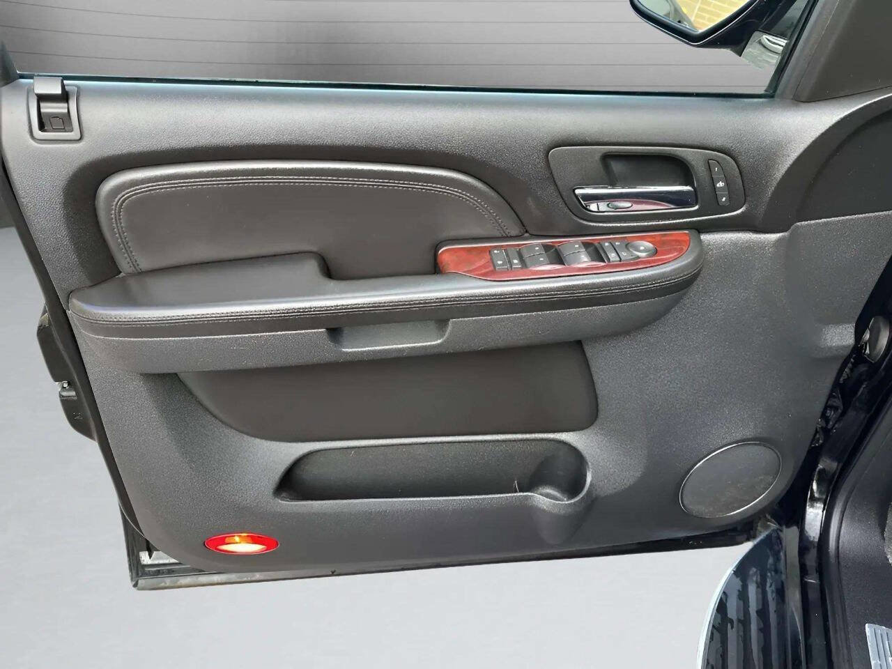 Used 2007 Cadillac Escalade ESV AWD w/ Information Package image 47