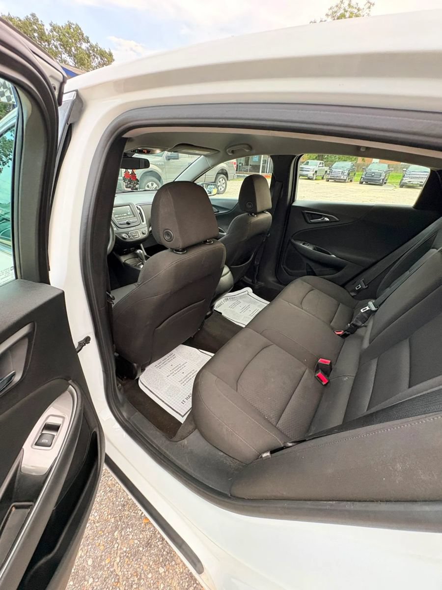 Used 2018 Chevrolet Malibu LS FWD image 12