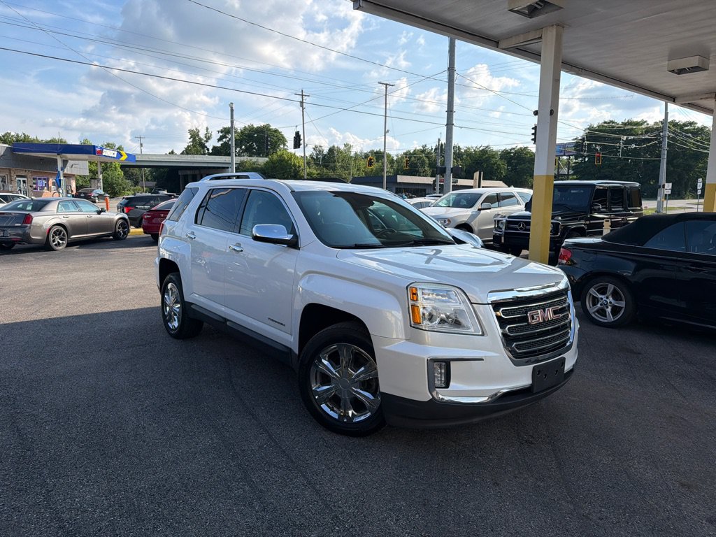Used 2017 GMC Terrain SLT w/ Memory Package FWD image 2