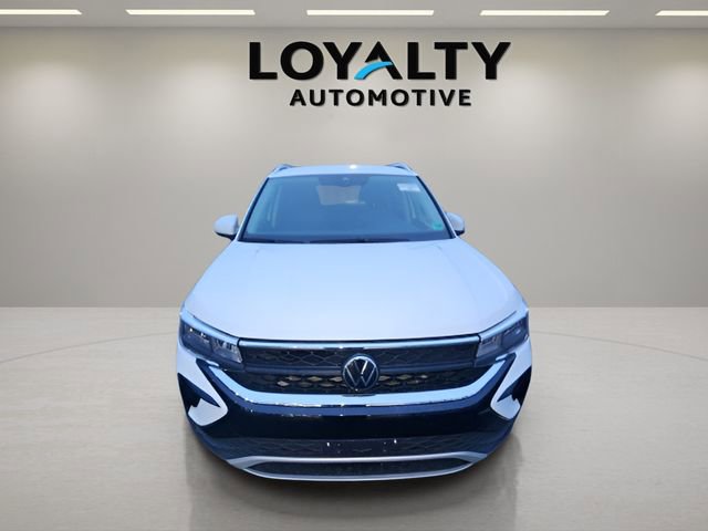 Used 2024 Volkswagen Taos SE image 9