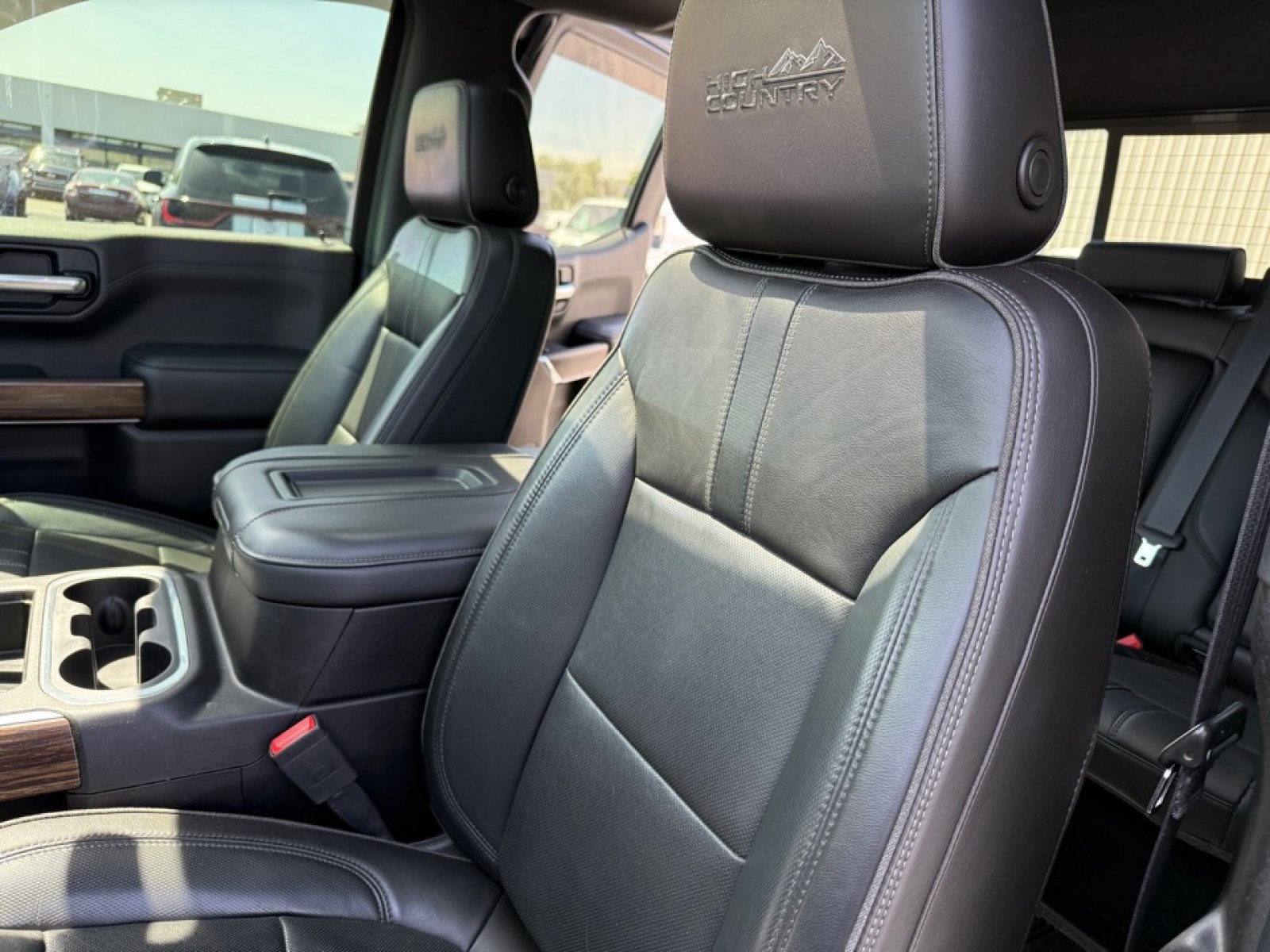 Used 2019 Chevrolet Silverado 1500 High Country w/ Technology Package AWD/4WD image 30