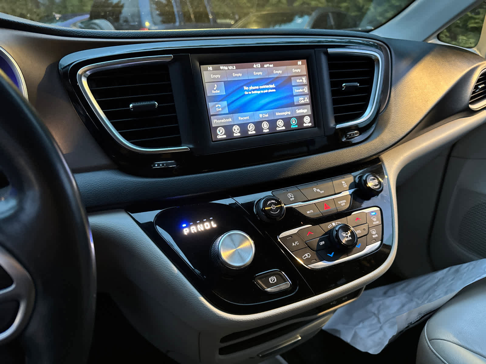Used 2019 Chrysler Pacifica Touring-L image 26