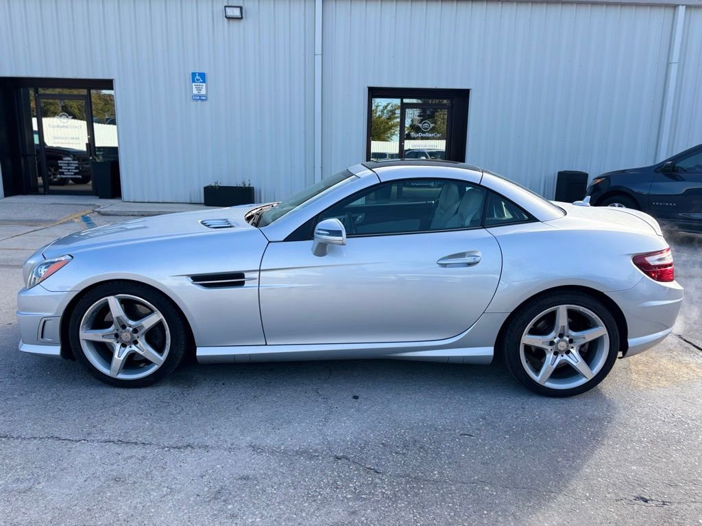Used 2016 Mercedes-Benz SLK 300 image 2