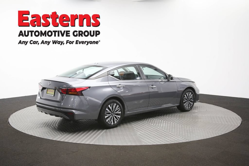 Used 2024 Nissan Altima 2.5 SV FWD image 41