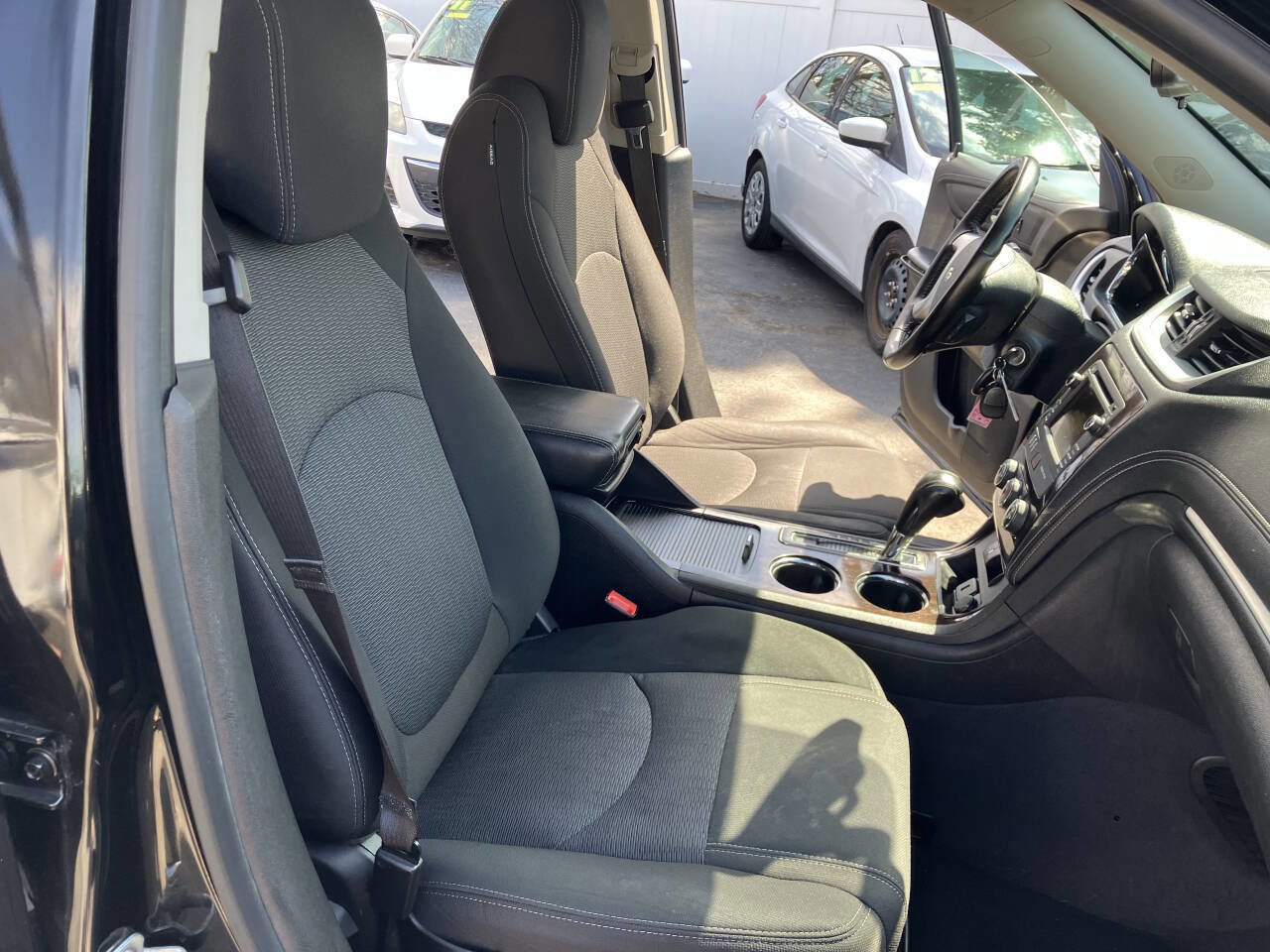 Used 2016 Chevrolet Traverse LT image 32