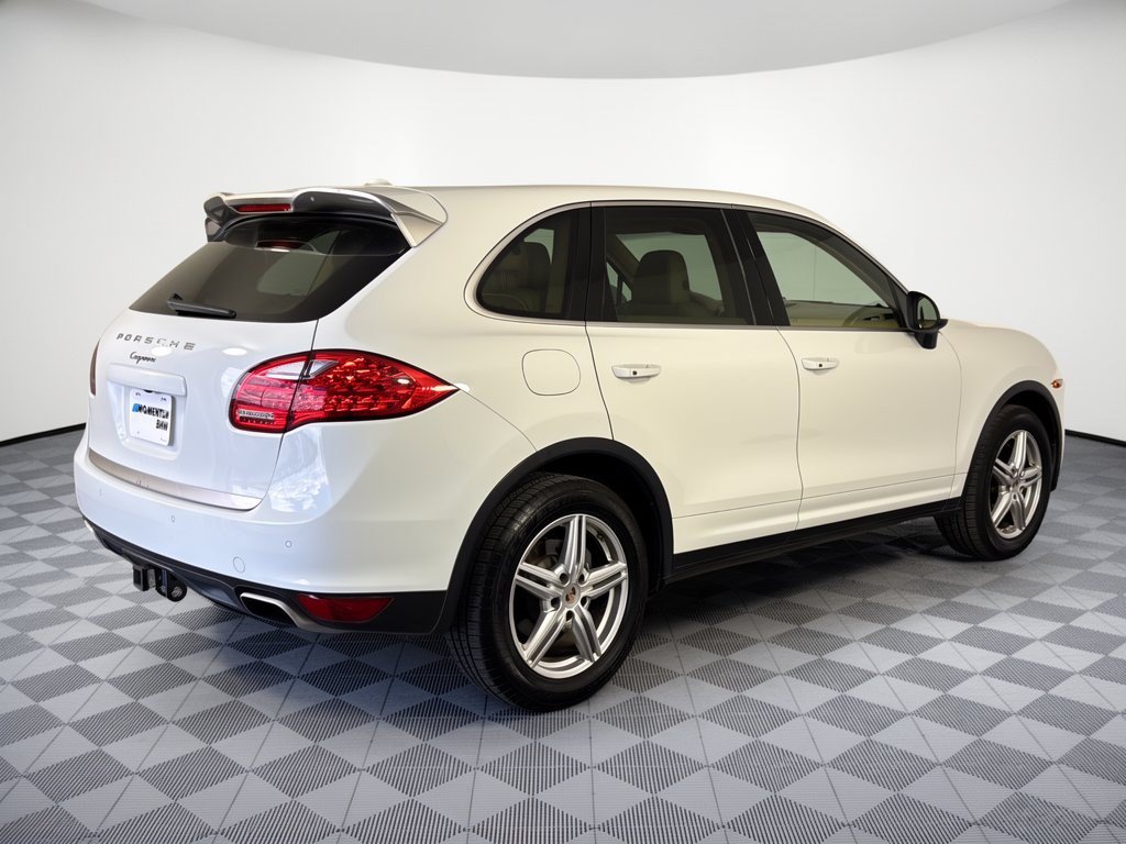 Used 2014 Porsche Cayenne Platinum Edition AWD/4WD image 9