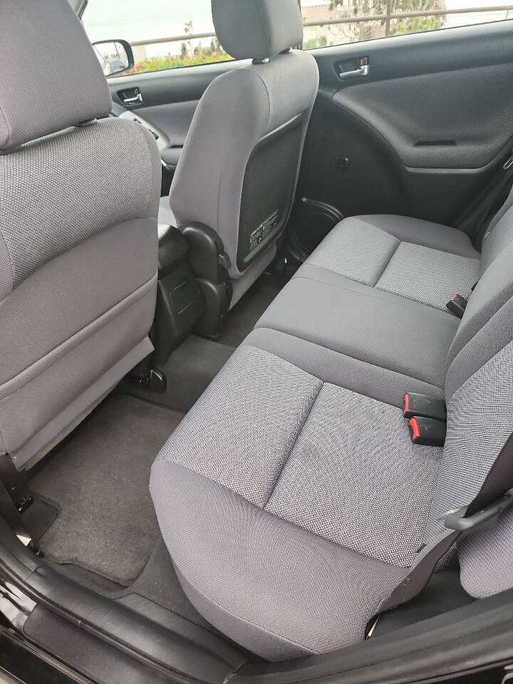 Used 2004 Toyota Matrix XR w/ Extra Value Pkg 2 FWD image 12