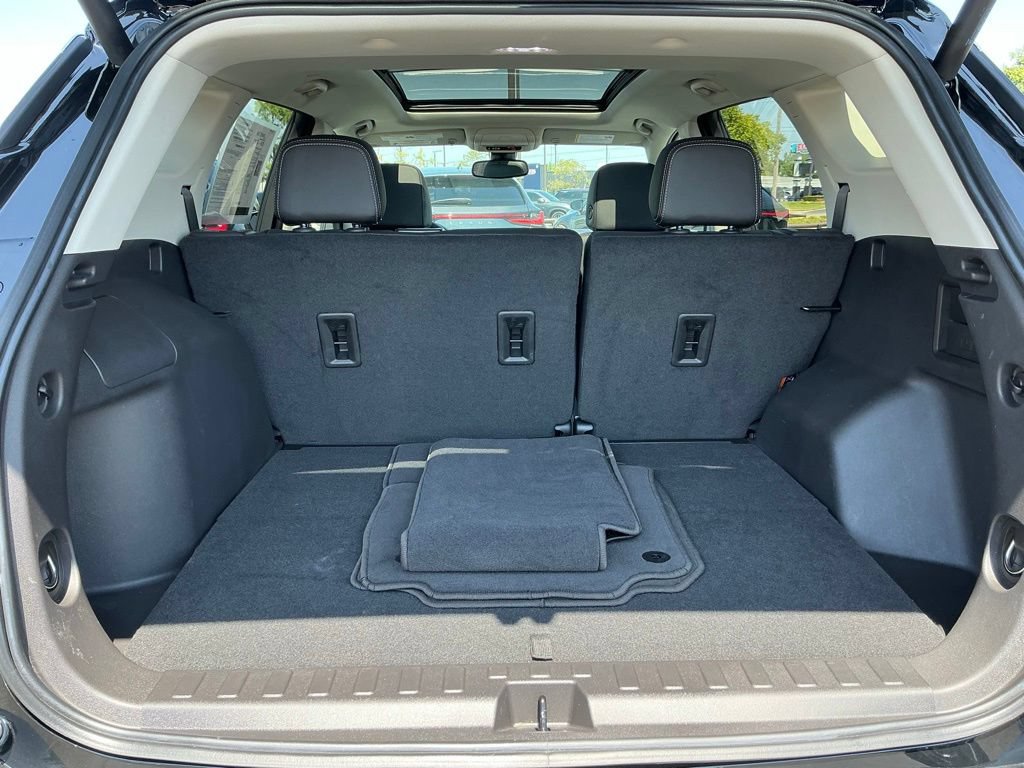 Used 2024 GMC Terrain Denali w/ Denali Premium Package AWD/4WD image 20