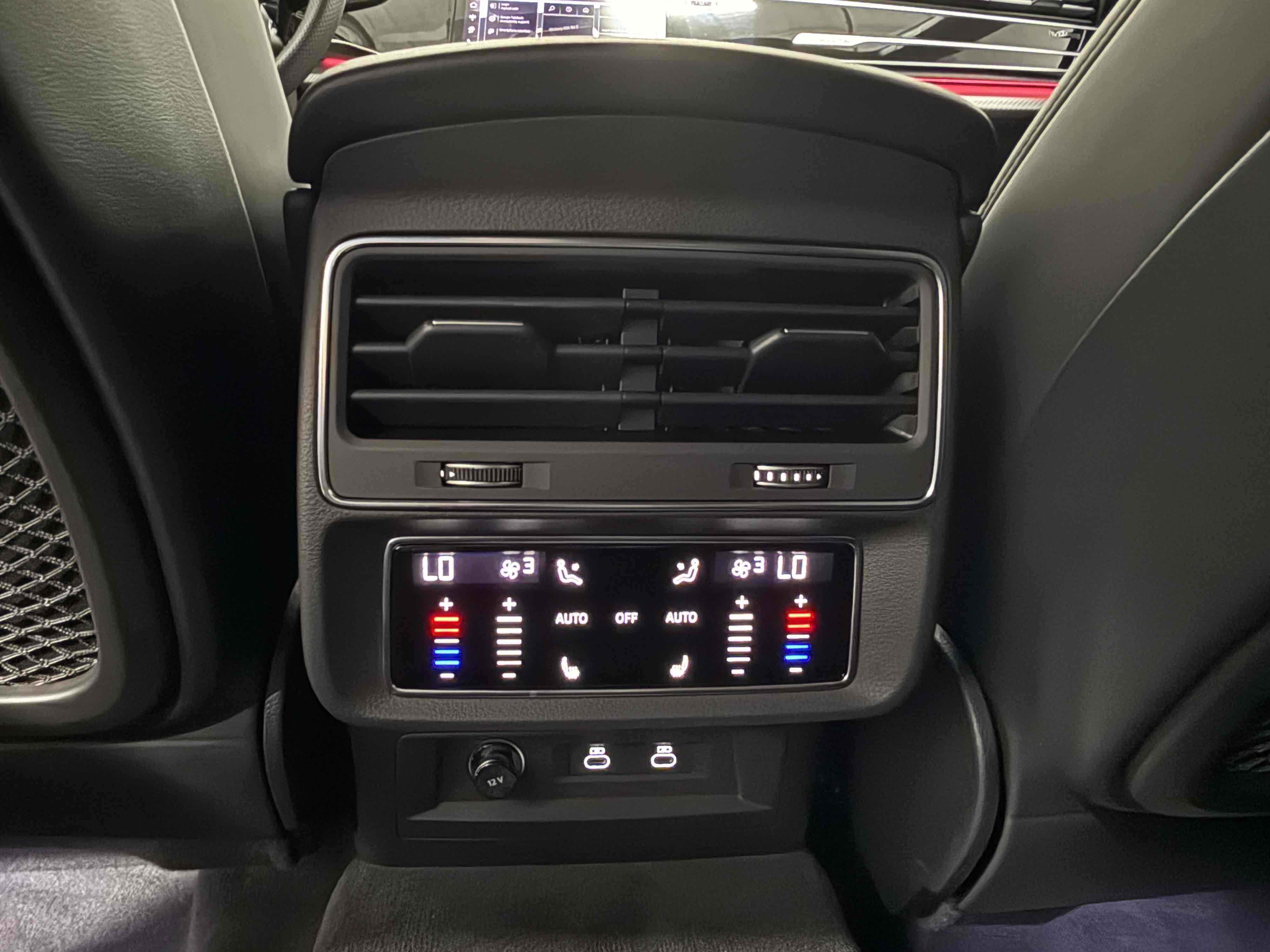 Used 2025 Audi RS Q8 performance image 41