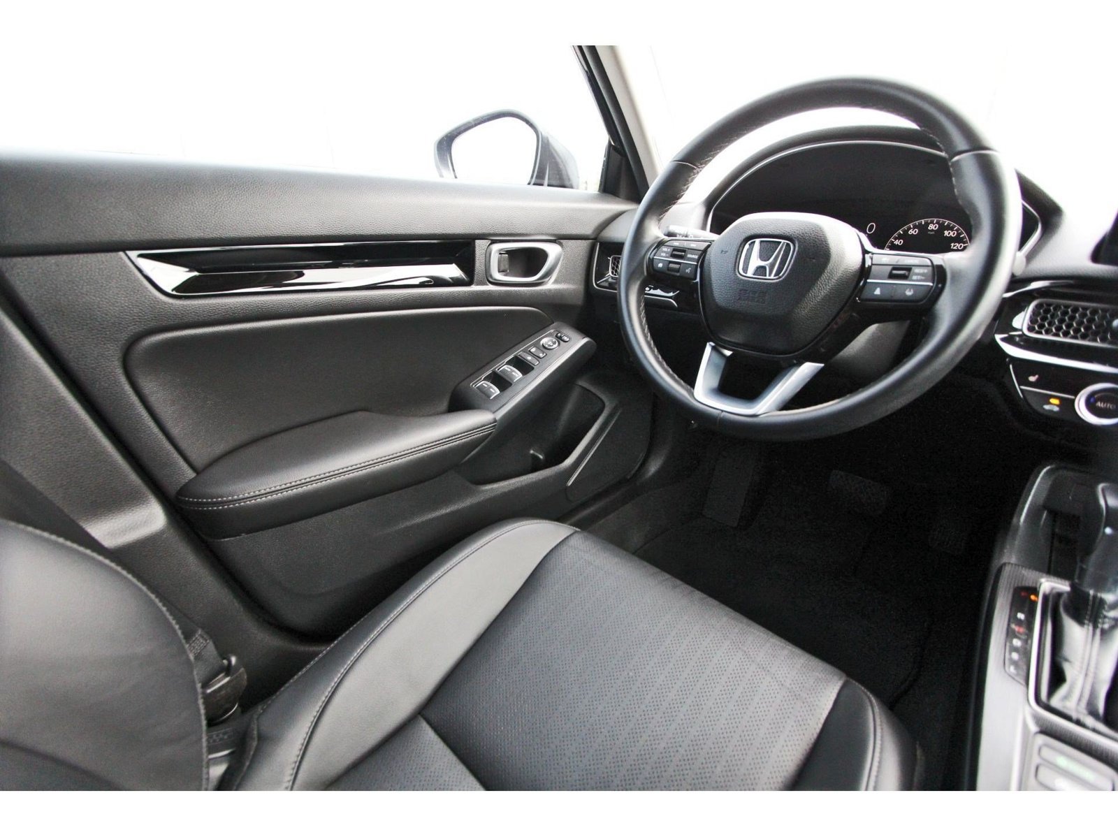 Used 2024 Honda Civic EX-L image 9