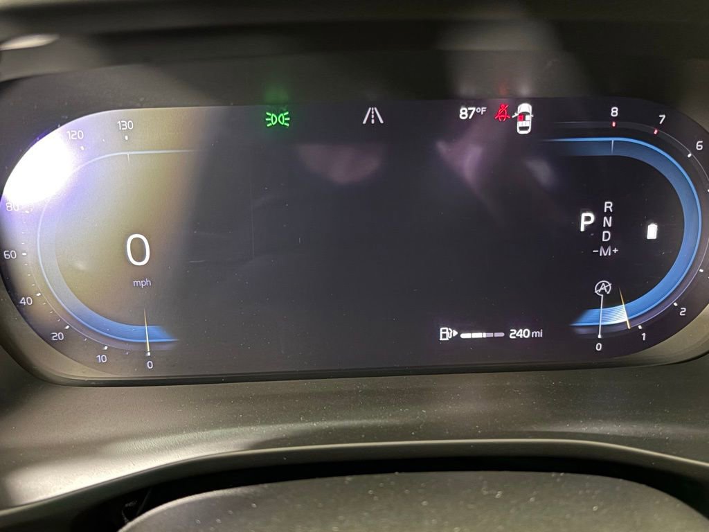 Used 2023 Volvo XC40 B5 Ultimate w/ Protection Package Premier image 22