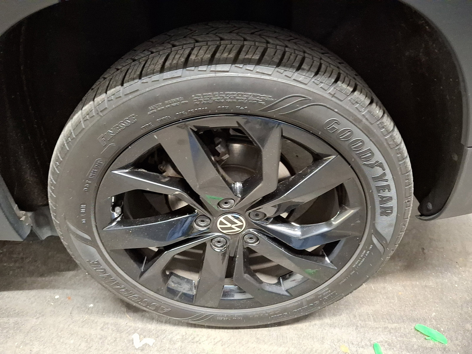 Used 2024 Volkswagen Taos SE image 5