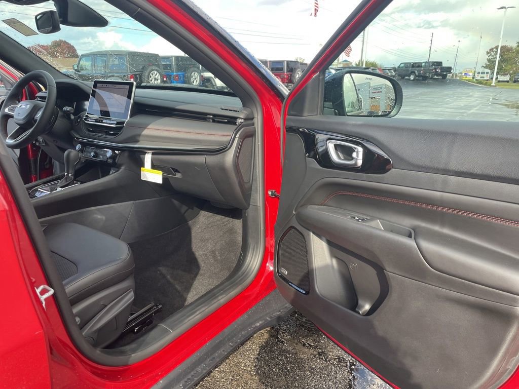New 2026 Jeep Compass Trailhawk w/ Sun, Sound & Navigation Group image 35