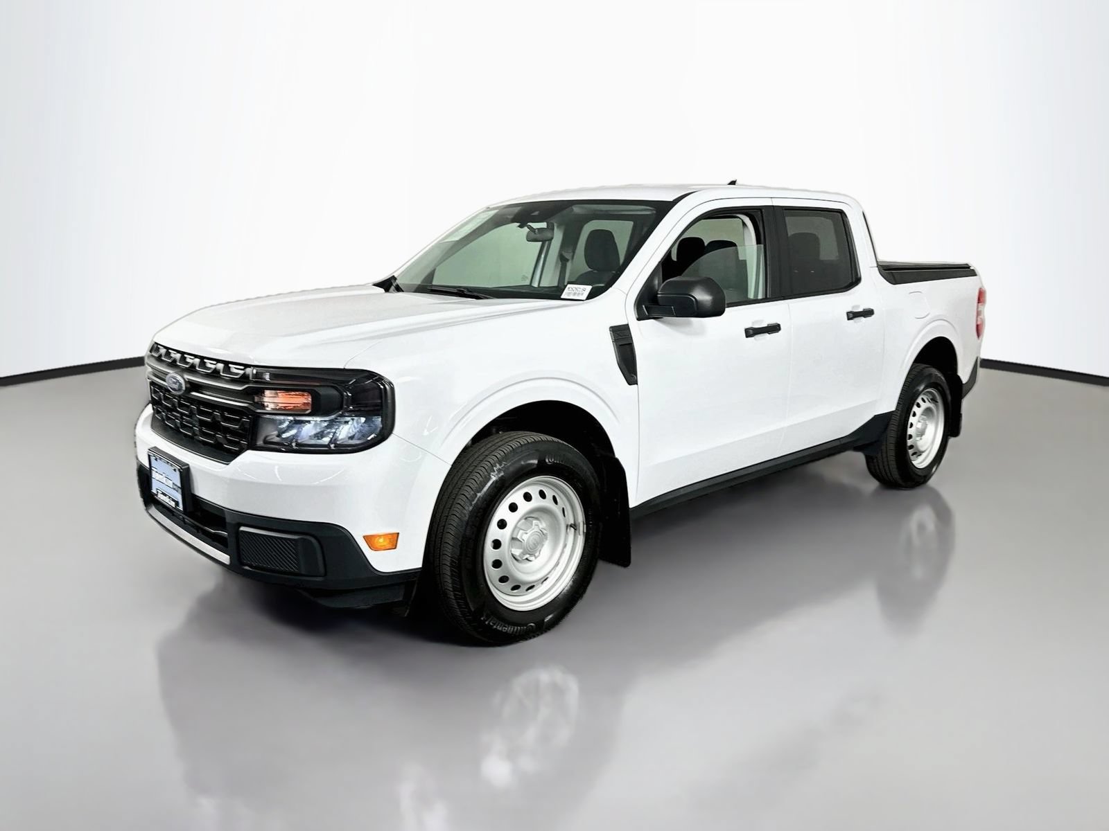 Used 2023 Ford Maverick XL FWD image 3