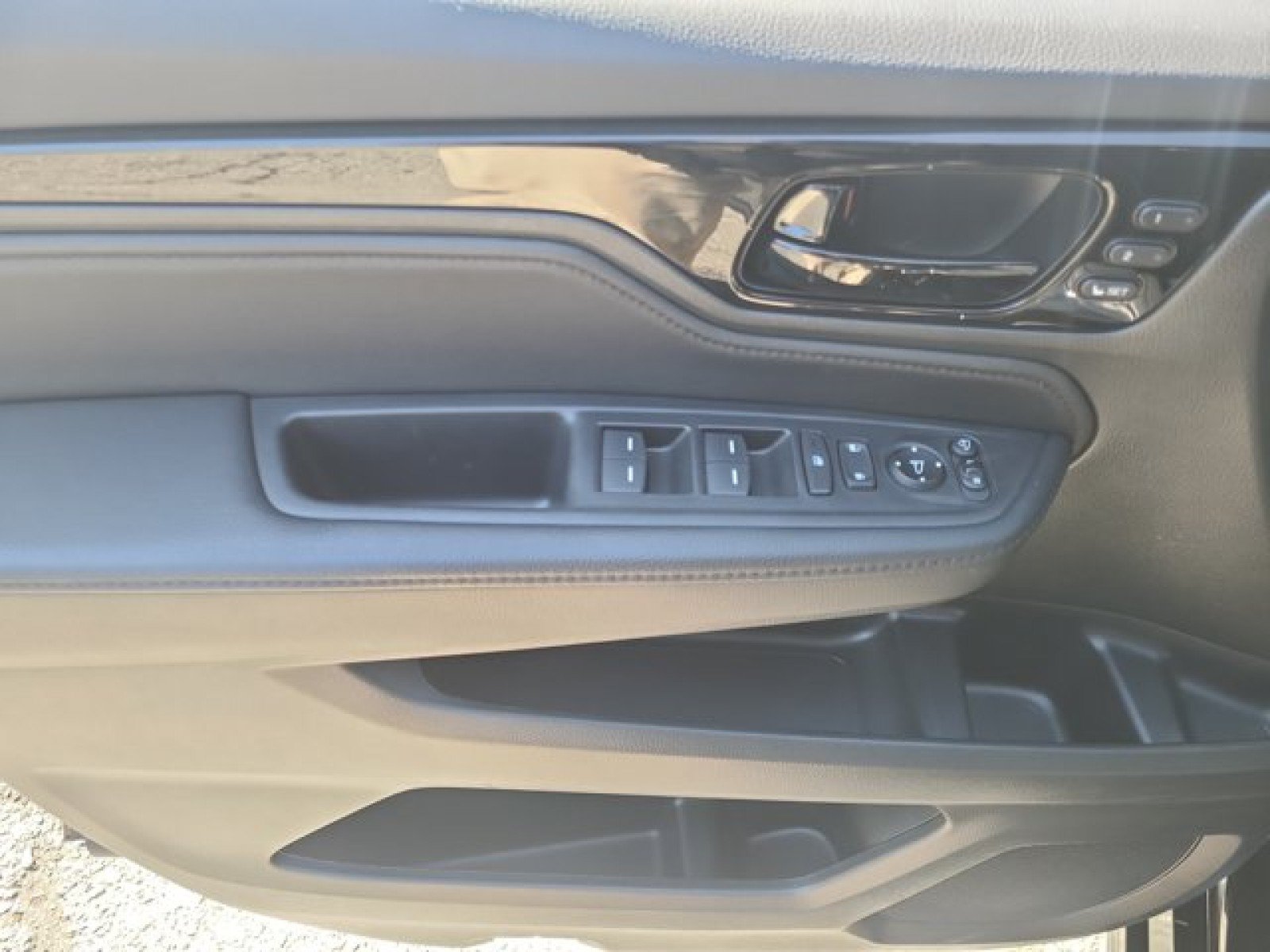 Used 2023 Honda Odyssey Elite image 23