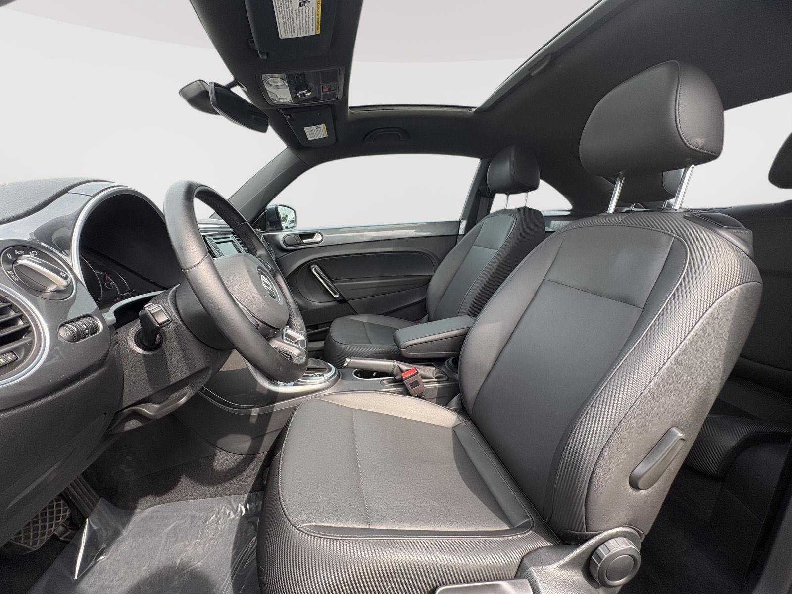 Used 2019 Volkswagen Beetle 2.0T SE w/ SE Premium Package FWD image 10