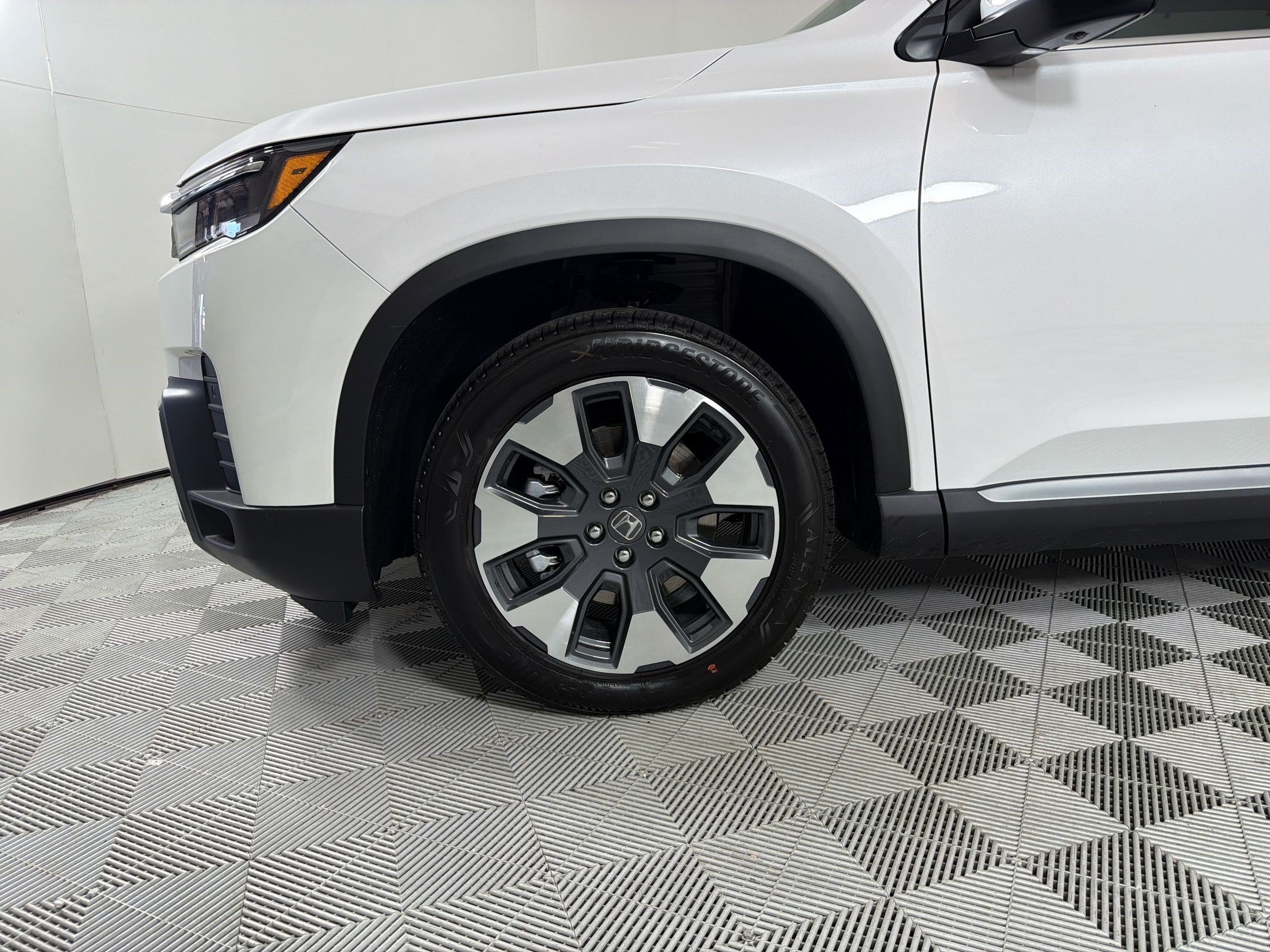 New 2026 Honda Pilot Touring image 12