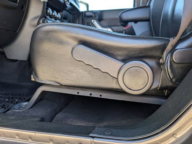 Used 2017 Jeep Wrangler Unlimited Sahara w/ Connectivity Group image 20