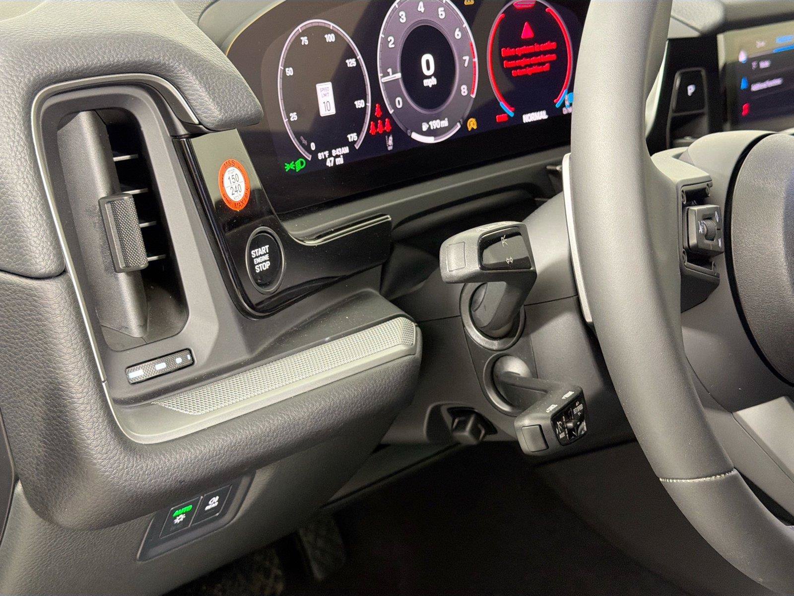 Certified 2025 Porsche Cayenne Coupe AWD/4WD image 33