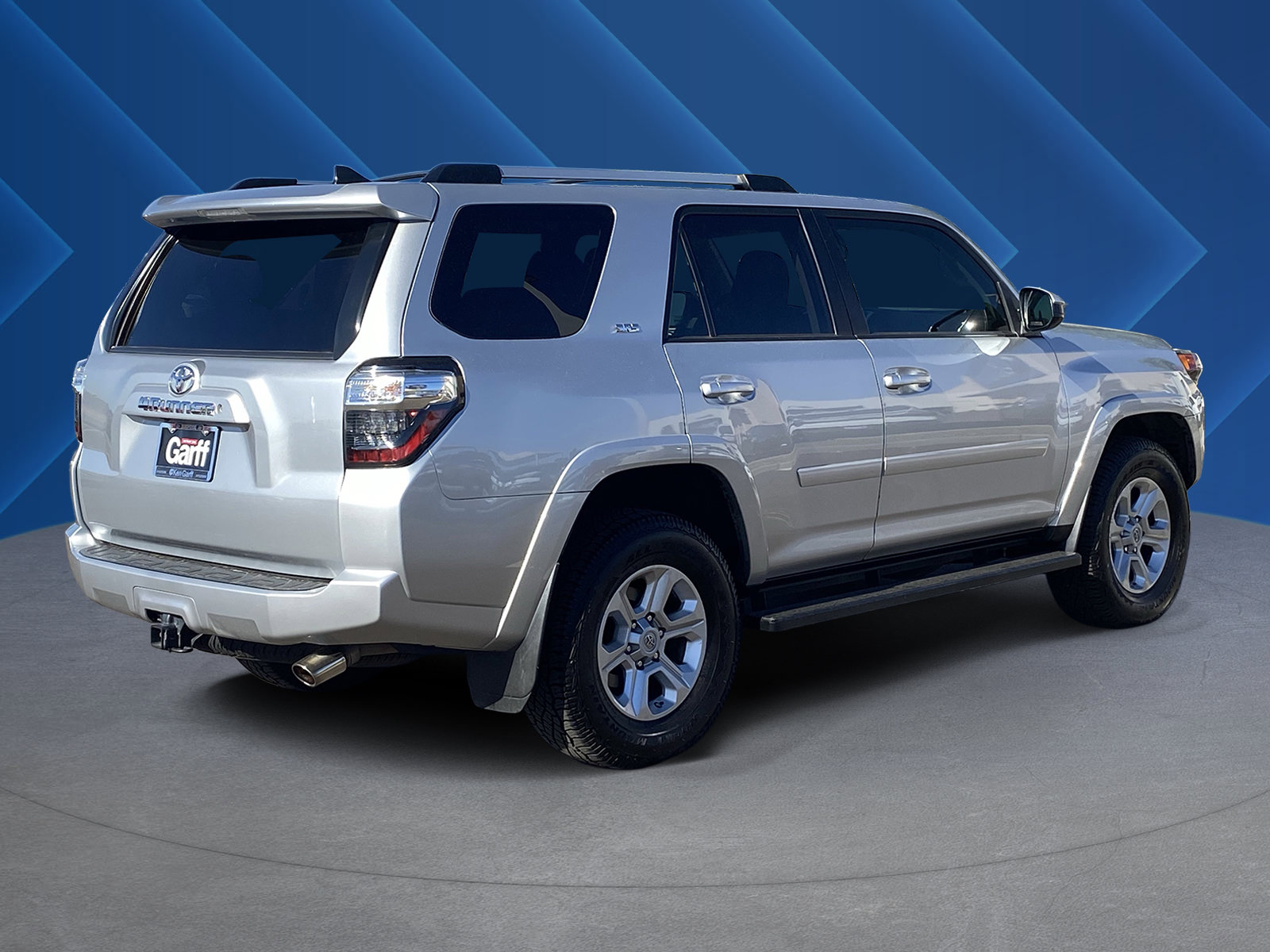 Used 2019 Toyota 4Runner SR5 AWD/4WD image 3