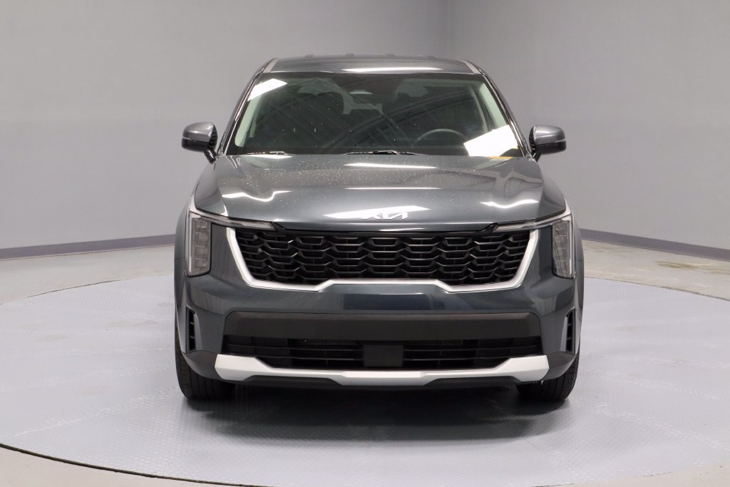 Used 2025 Kia Sorento LX FWD image 6