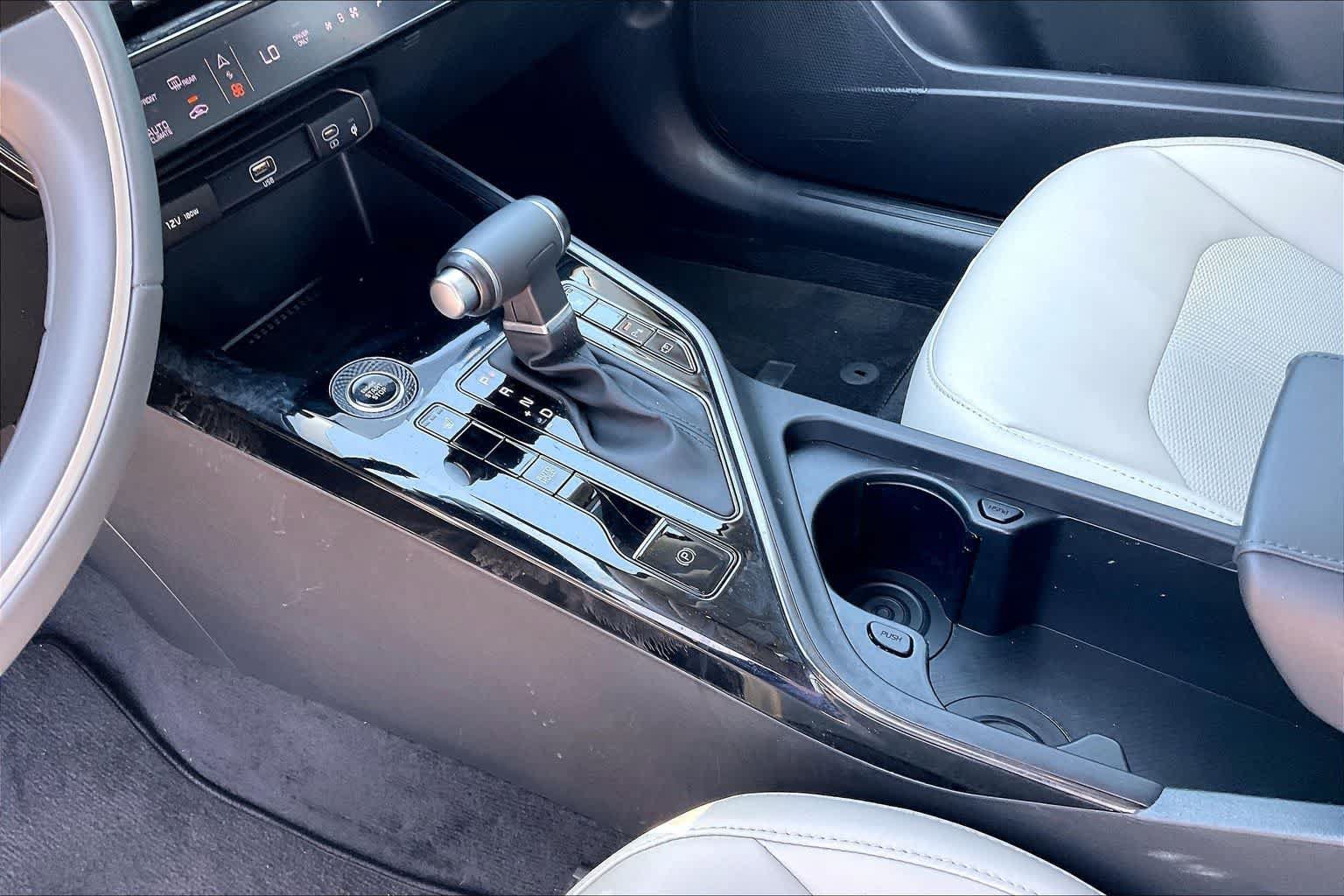 Certified 2023 Kia Niro EX Touring FWD image 16