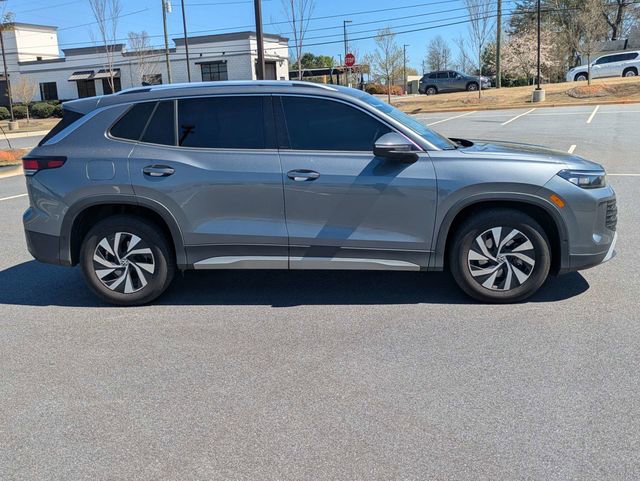 Certified 2025 Volkswagen Tiguan S FWD image 3