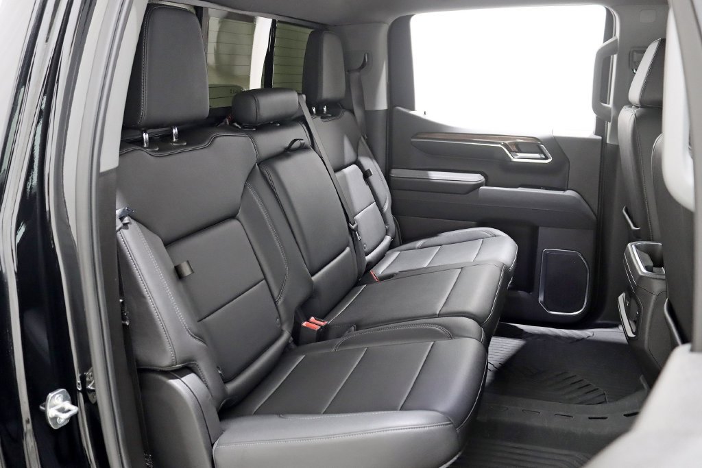 Used 2024 Chevrolet Silverado 1500 LT Trail Boss w/ LT Trail Boss Premium Package AWD/4WD image 31