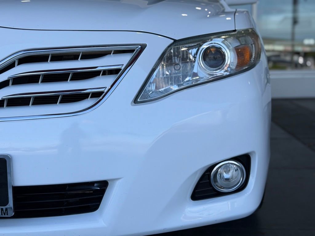 Used 2011 Toyota Camry XLE w/ XLE Extra-Value Pkg #2 image 5