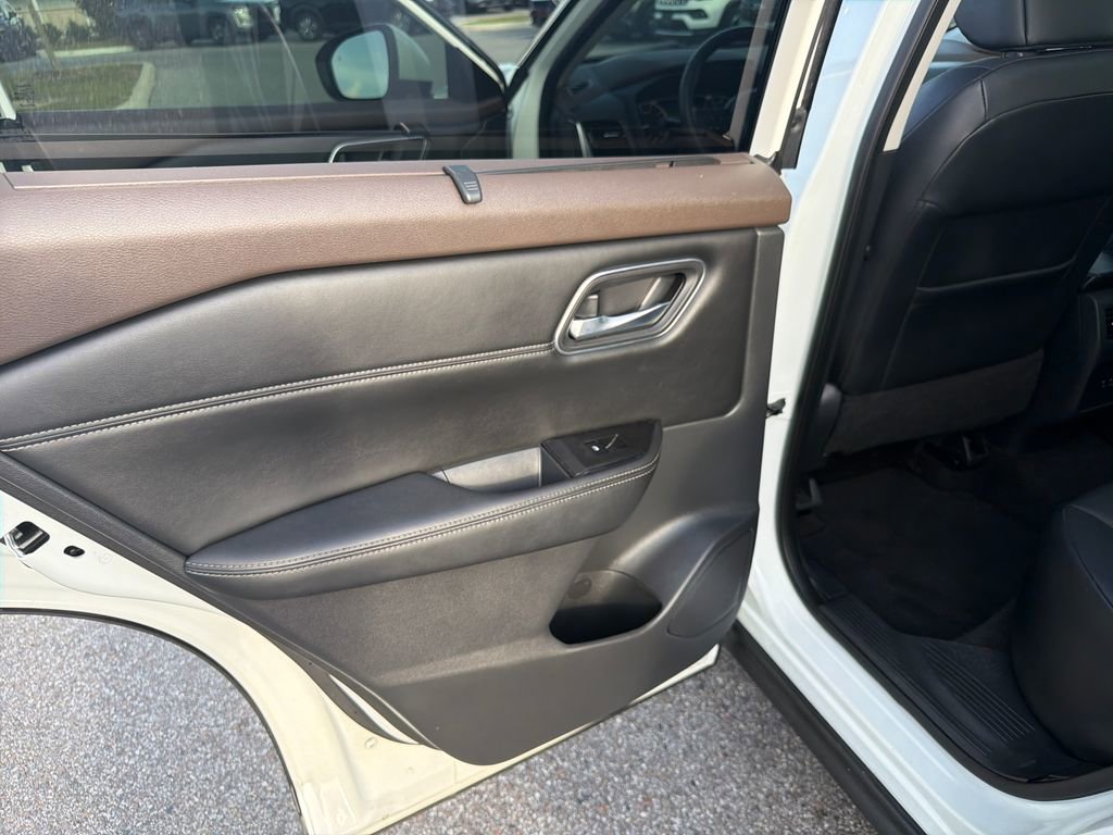 Used 2021 Nissan Rogue SV w/ Premium Package FWD image 19