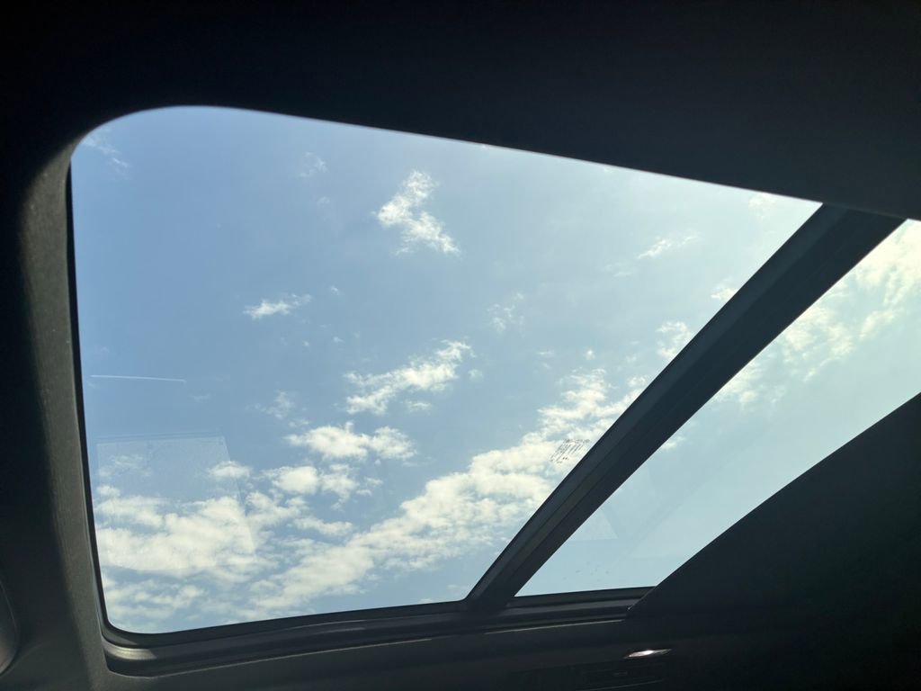 Used 2024 GMC Yukon Denali image 7