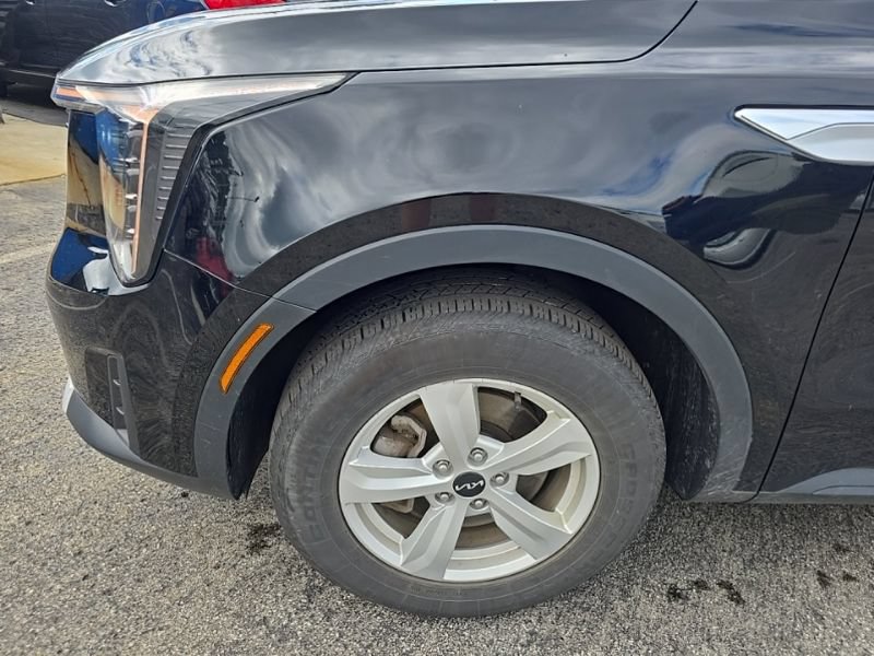 Used 2024 Kia Sorento LX FWD image 10