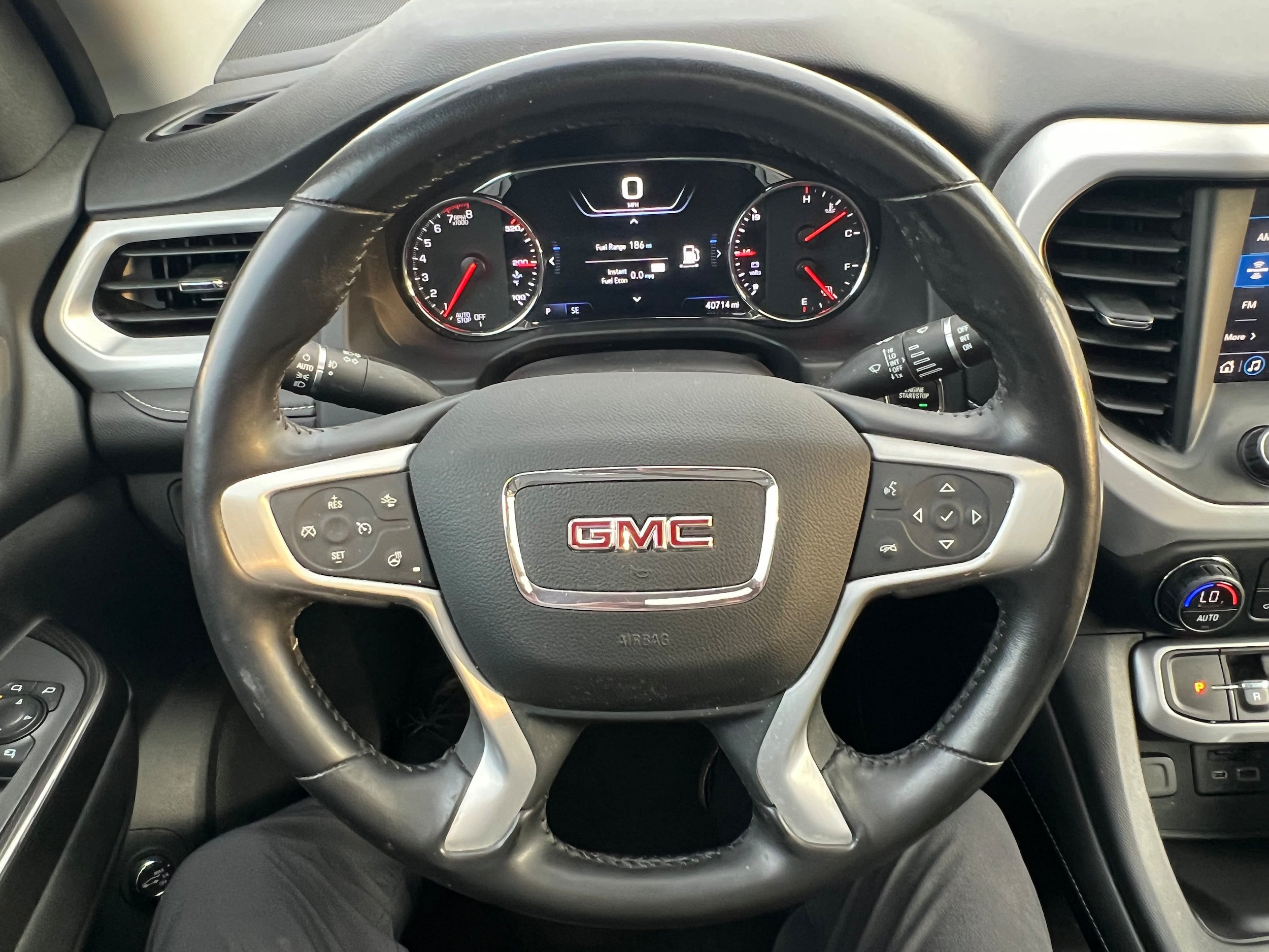 Used 2021 GMC Acadia SLT w/ Technology Package AWD/4WD image 23