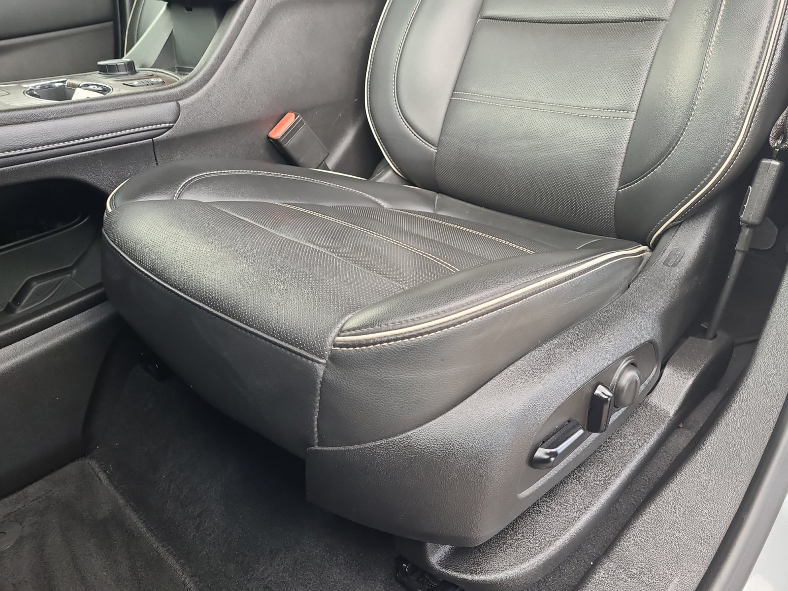 Used 2023 GMC Acadia Denali FWD image 15
