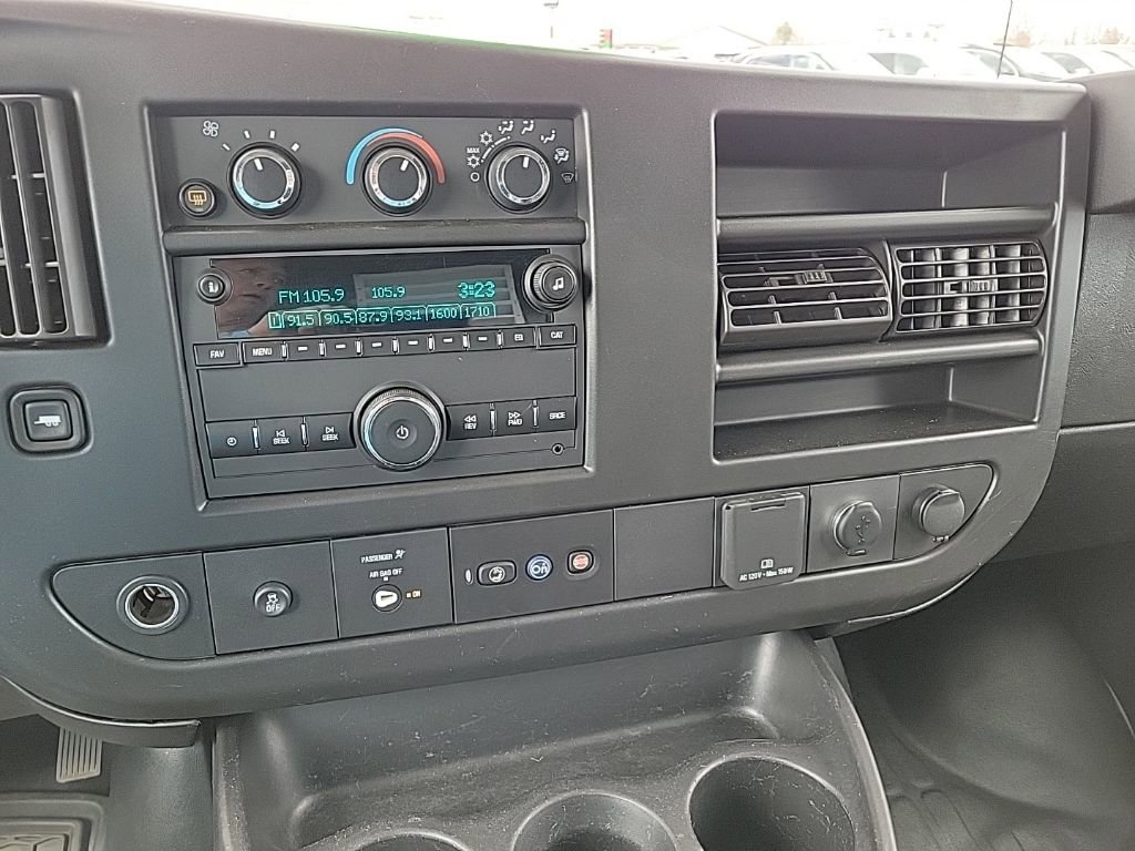 Used 2020 Chevrolet Express 3500 Extended w/ Driver Convenience Package image 9